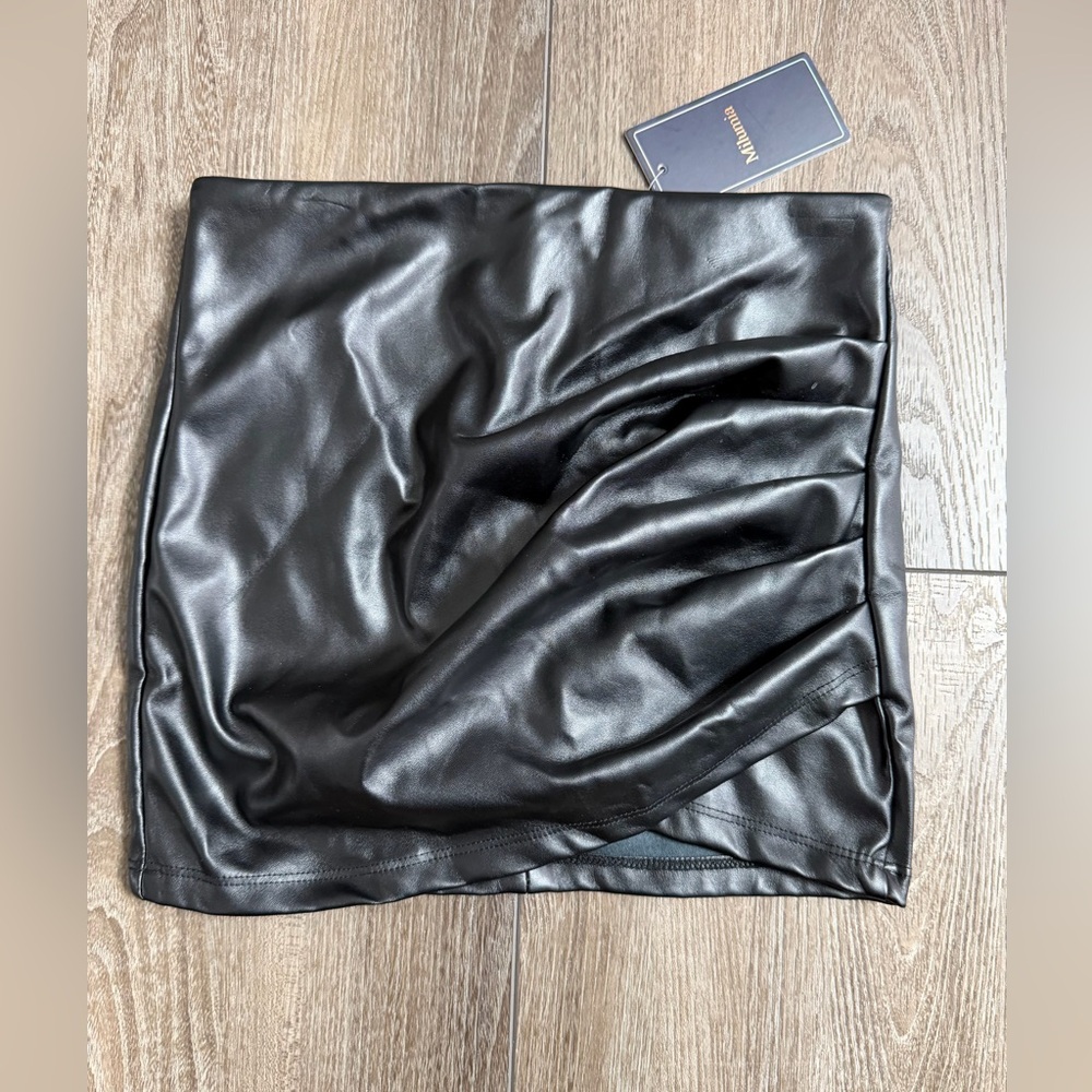 NWT Girls Black Faux Leather Skirt - Size 8Y